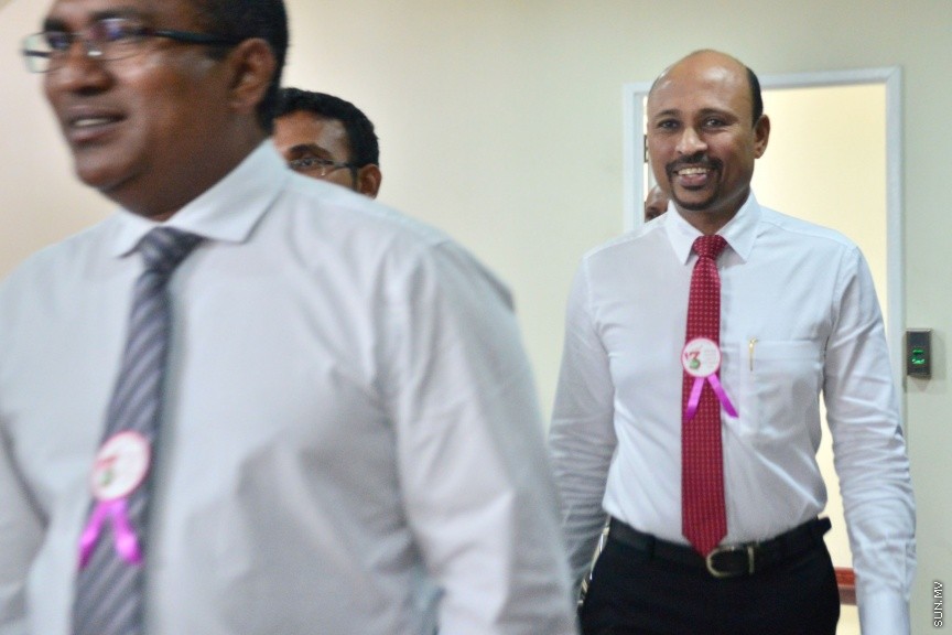 ނޮވެމްބަރ 22، 2016: މި ސަރުކާރަށް ތިން އަހަރު ފުރުން ފާހަގަކުރުމަށް ހޯމް މިނިސްޓްރީގައި ބޭއްވި ހަފްލާގެ ތެރެއިން -- ސަން ފޮޓޯ/ ފަޔާޒު މޫސާ