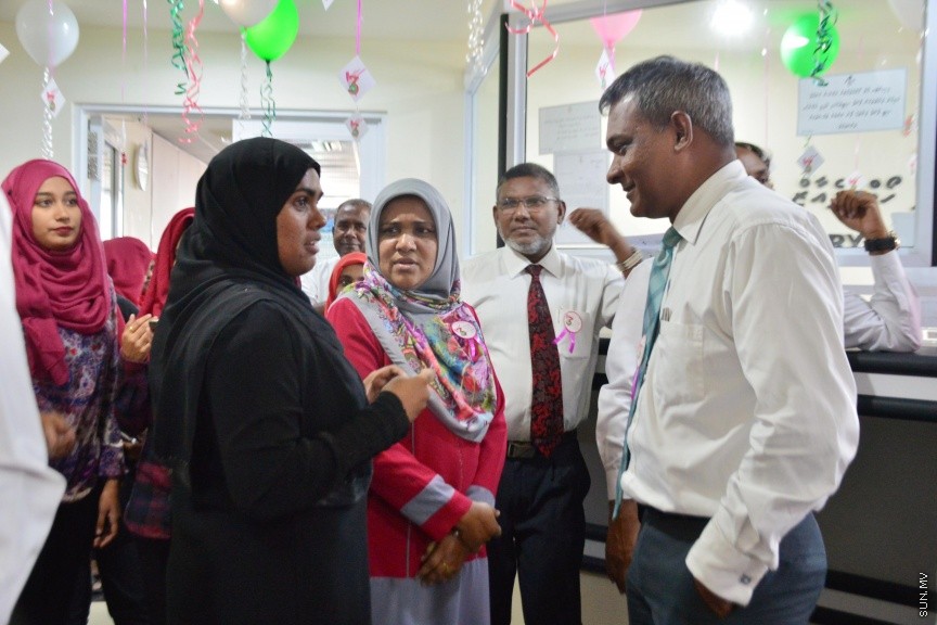 ނޮވެމްބަރ 22، 2016: މި ސަރުކާރަށް ތިން އަހަރު ފުރުން ފާހަގަކުރުމަށް ހޯމް މިނިސްޓްރީގައި ބޭއްވި ހަފްލާގެ ތެރެއިން -- ސަން ފޮޓޯ/ ފަޔާޒު މޫސާ