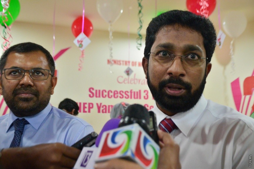 ނޮވެމްބަރ 22، 2016: މި ސަރުކާރަށް ތިން އަހަރު ފުރުން ފާހަގަކުރުމަށް ހޯމް މިނިސްޓްރީގައި ބޭއްވި ހަފްލާގެ ތެރެއިން -- ސަން ފޮޓޯ/ ފަޔާޒު މޫސާ