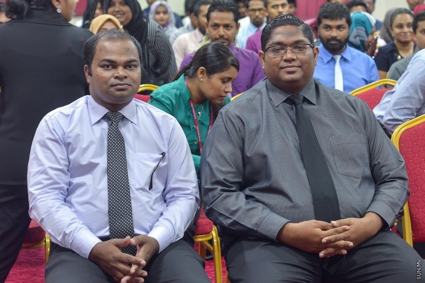 24 ނޮވެމްބަރ 2016: ޕީޖީ އޮފީހުގެ "ކުއާޓާ ރިޕޯޓް" ނެރުމައް ބޭއްވި ރަސްމިއްޔާތުގެ ތެރެއިން---ސަން ފޮޓޯ// މުހައްމަދު އަފްރާހް