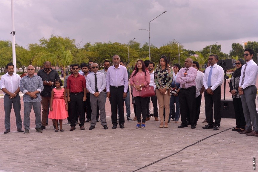 27 ނޮވެމްބަރ 2016: ހުޅުމާލޭ ސެންޓްރަލް ޕާކުގައި ހެދި އައުޓްޑޯ ޖިމް ހުޅުވުމުގެ ރަސްމިއްޔާތުގެ ތެރެއިން: މި ޖިމް ހުޅުއްވައި ދެއްވީ ޔޫތް މިނިސްޓަރ އިރުތިޝާމް އަދަމް----ސަން ފޮޓޯ// މުހައްމަދު އަފްރާހް