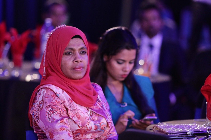 ނޮވެމްބަރ 27، 2016: ރައީސް ޔާމީން ސަރުކާރަށް ތިން އަހަރު ފާހަގަކުރުމުގެ ގޮތުން އެލައިޑް އިންޝޫރެންސް ކޮމްޕެނީގެ ފަރާތުން ދަރުބާރުގޭގައި ބޭއްވި ހާއްސަ ރަސްމިއްޔާތުގެ ތެރެއިން -- ސަން ފޮޓޯ/ ފަޔާޒު މޫސާ