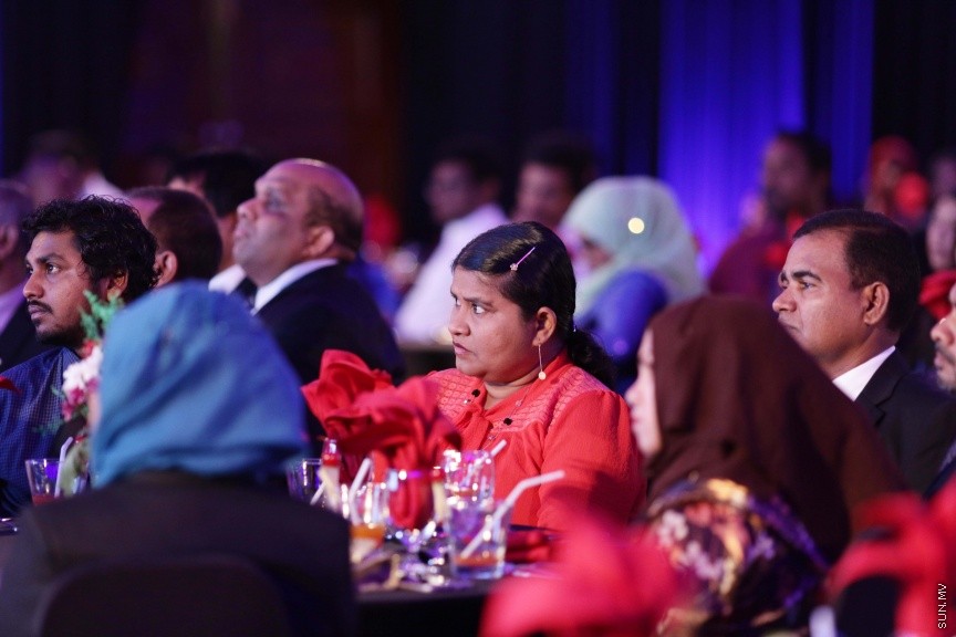 ނޮވެމްބަރ 27، 2016: ރައީސް ޔާމީން ސަރުކާރަށް ތިން އަހަރު ފާހަގަކުރުމުގެ ގޮތުން އެލައިޑް އިންޝޫރެންސް ކޮމްޕެނީގެ ފަރާތުން ދަރުބާރުގޭގައި ބޭއްވި ހާއްސަ ރަސްމިއްޔާތުގެ ތެރެއިން -- ސަން ފޮޓޯ/ ފަޔާޒު މޫސާ