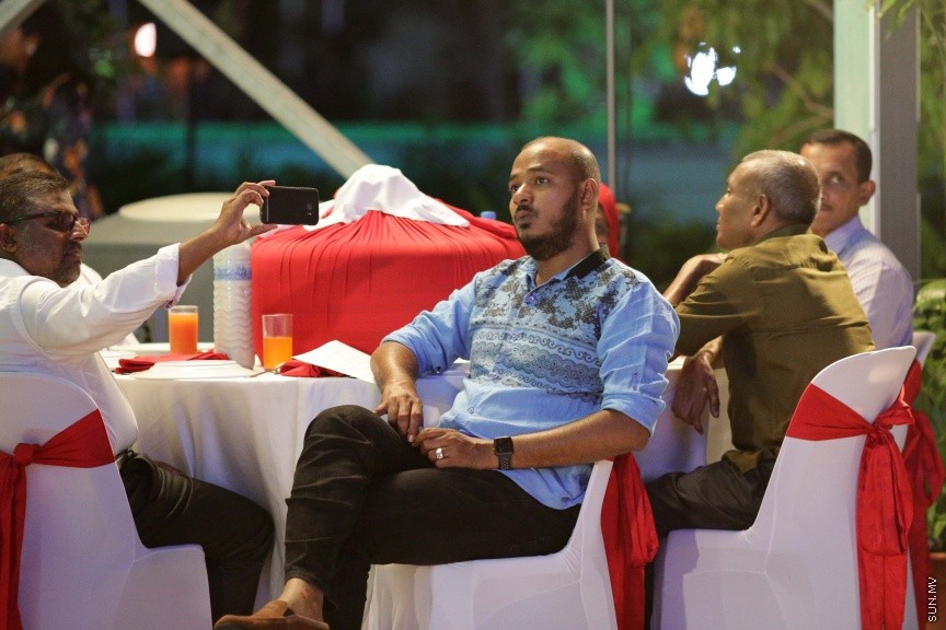 ނޮވެމްބަރ 29، 2016: ސޮދަގާތު ފައުންޑޭޝަނުން ކުރިއަށްގެންދިޔަ "ހިތާނީ އުފާ"ގެ ނިންމުން ފާހަގަކުރުމަށް ހުޅުމާލޭ ޣާޒީ ސްކޫލުގައި ބޭއްވި ރަސްމިއްޔާތުގެ ތެރެއިން --- ސަން ފޮޓޯ/ ފަޔާޒު މޫސާ