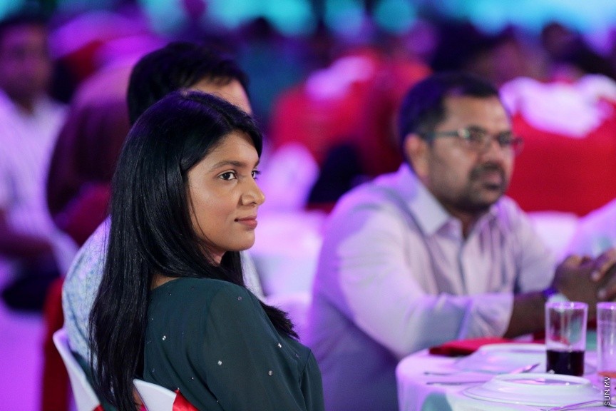 ނޮވެމްބަރ 29، 2016: ސޮދަގާތު ފައުންޑޭޝަނުން ކުރިއަށްގެންދިޔަ "ހިތާނީ އުފާ"ގެ ނިންމުން ފާހަގަކުރުމަށް ހުޅުމާލޭ ޣާޒީ ސްކޫލުގައި ބޭއްވި ރަސްމިއްޔާތުގެ ތެރެއިން --- ސަން ފޮޓޯ/ ފަޔާޒު މޫސާ
