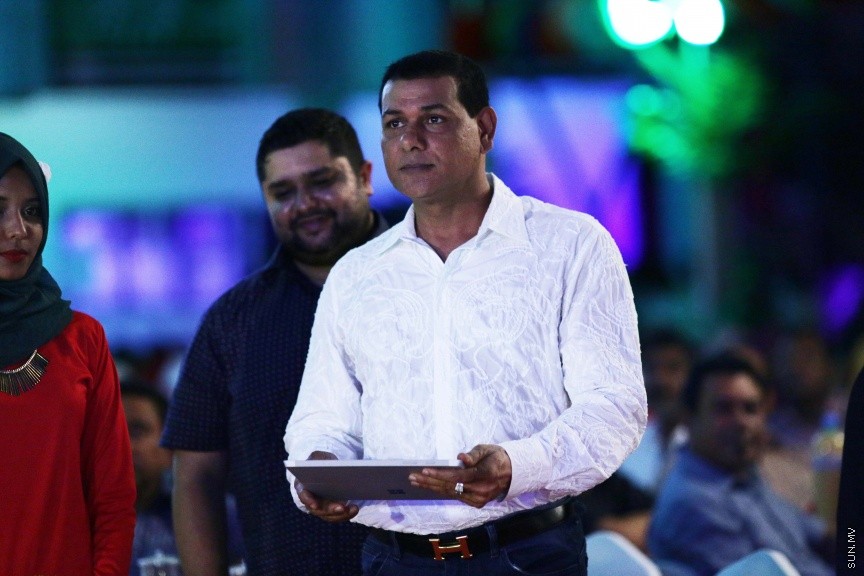 ނޮވެމްބަރ 29، 2016: ސޮދަގާތު ފައުންޑޭޝަނުން ކުރިއަށްގެންދިޔަ "ހިތާނީ އުފާ"ގެ ނިންމުން ފާހަގަކުރުމަށް ހުޅުމާލޭ ޣާޒީ ސްކޫލުގައި ބޭއްވި ރަސްމިއްޔާތުގެ ތެރެއިން --- ސަން ފޮޓޯ/ ފަޔާޒު މޫސާ