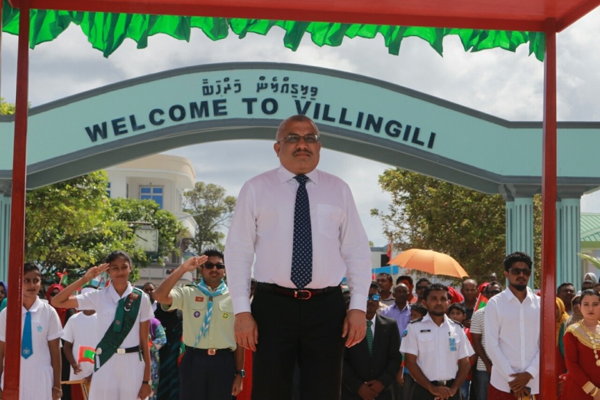 30 ނޮވެމްބަރ 2016: ޤައުމީ ދުވަހުގެ މުނާސަބަތުގައި  ގއ. ވިލިނގިލީގައި ބޭއްވެވި ރަސްމީ ޖަލްސާގެ ތެރެއިން--- ފޮޓޯ// ރައީސް އޮފީސް