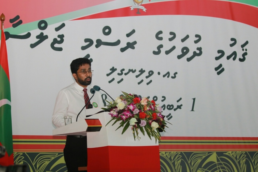 30 ނޮވެމްބަރ 2016: ޤައުމީ ދުވަހުގެ މުނާސަބަތުގައި  ގއ. ވިލިނގިލީގައި ބޭއްވެވި ރަސްމީ ޖަލްސާގެ ތެރެއިން--- ފޮޓޯ// ރައީސް އޮފީސް