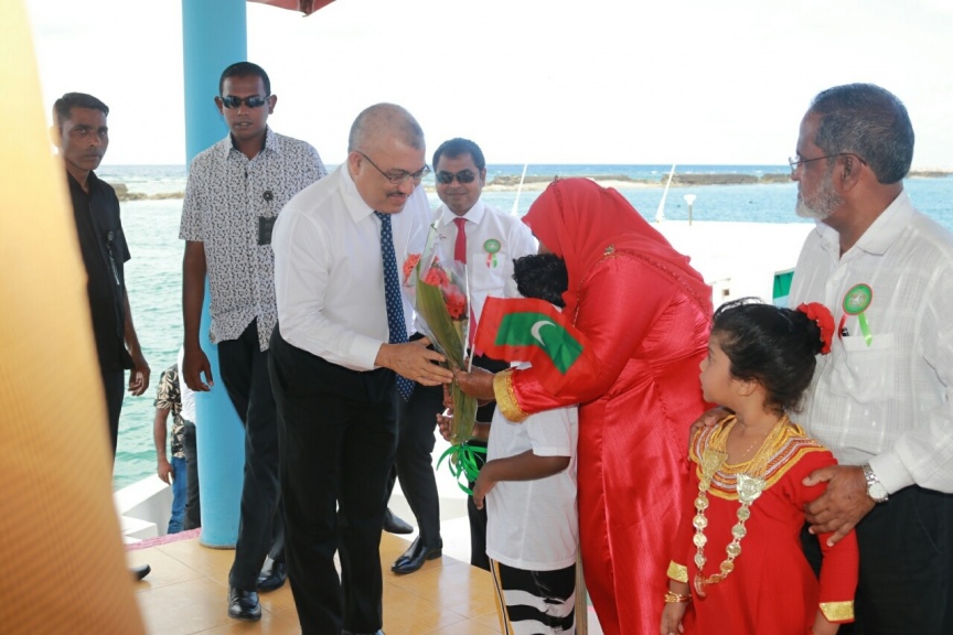 30 ނޮވެމްބަރ 2016: ޤައުމީ ދުވަހުގެ މުނާސަބަތުގައި  ގއ. ވިލިނގިލީގައި ބޭއްވެވި ރަސްމީ ޖަލްސާގެ ތެރެއިން--- ފޮޓޯ// ރައީސް އޮފީސް