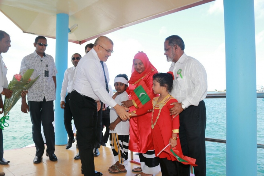 30 ނޮވެމްބަރ 2016: ޤައުމީ ދުވަހުގެ މުނާސަބަތުގައި  ގއ. ވިލިނގިލީގައި ބޭއްވެވި ރަސްމީ ޖަލްސާގެ ތެރެއިން--- ފޮޓޯ// ރައީސް އޮފީސް