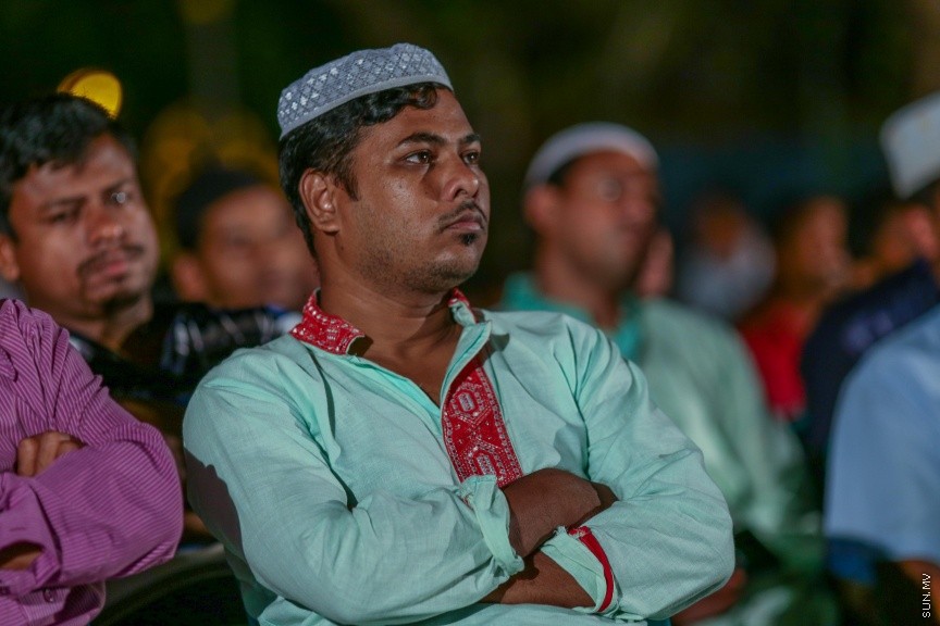 2 ޑިސެމްބަރ 2016: މާލޭގައި އުޅޭ ބަންގަލްދޭޝް މީހުންހުންނަށް ހާއްސަ ކޮއްގެން ޖަމައްޔަތުލް ސަލަފް އިން ސޯސަލްސެންޓަރުގައި ބޭއްވި ދަރުސް----ސަން ފޮޓޯ// މުހައްމަދު އަފްރާހް