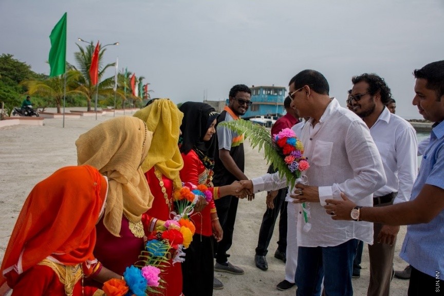 28 ނޮވެމްބަރ 2016: ސިޔާމް މައުރޫފް ސޮކަރ ކަޕް ހުޅުވުމުގެ ރަސްމިއްޔާތުގެ ތެރެއިން---ސަން ފޮޓޯ// އަލީ އާތިފް