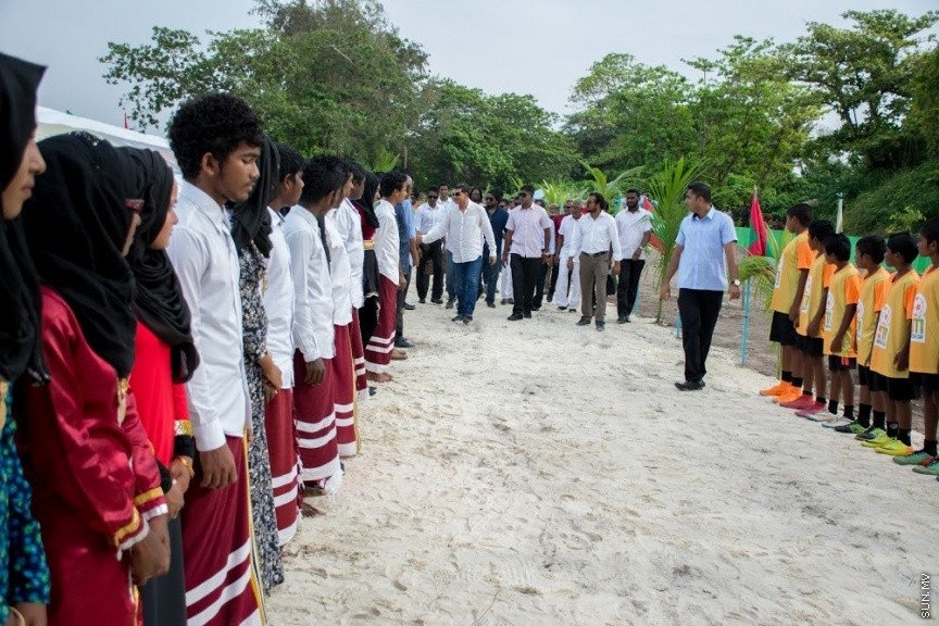28 ނޮވެމްބަރ 2016: ސިޔާމް މައުރޫފް ސޮކަރ ކަޕް ހުޅުވުމުގެ ރަސްމިއްޔާތުގެ ތެރެއިން---ސަން ފޮޓޯ// އަލީ އާތިފް