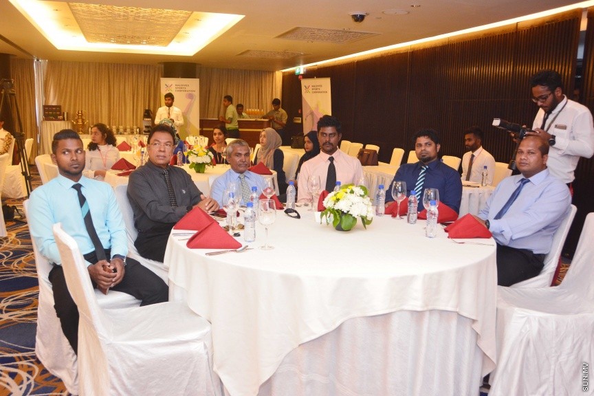 ޑިސެމްބަރ 4، 2016: ކުޅިވަރު އިޖްލާސް ރިޕޯޓް 2016 ނެރުމަށް ޖެން ހޮޓެލްގައި ބޭއްވި ރަސްމިއްޔާތުގެ ތެރެއިން -- ސަން ފޮޓޯ/ ފަޔާޒު މޫސާ