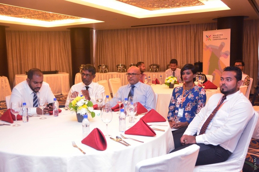 ޑިސެމްބަރ 4، 2016: ކުޅިވަރު އިޖްލާސް ރިޕޯޓް 2016 ނެރުމަށް ޖެން ހޮޓެލްގައި ބޭއްވި ރަސްމިއްޔާތުގެ ތެރެއިން -- ސަން ފޮޓޯ/ ފަޔާޒު މޫސާ