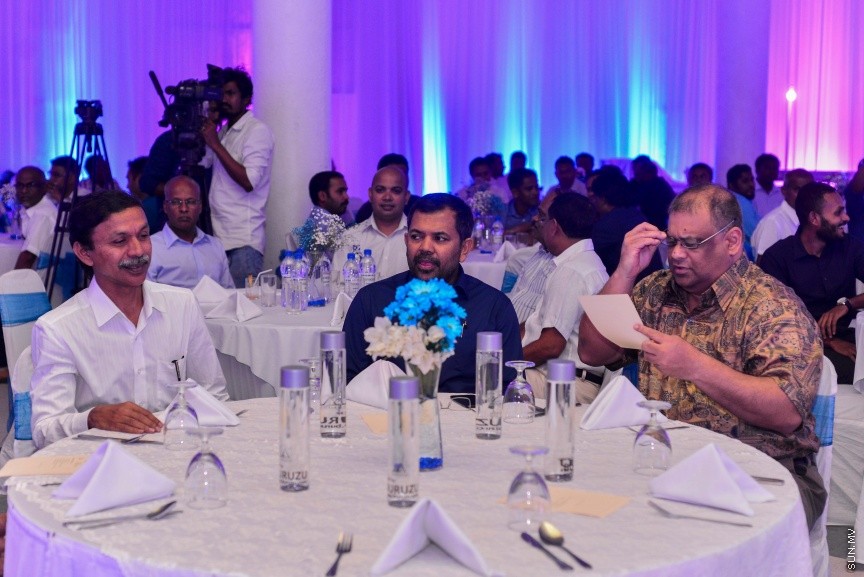 07 ޑިސެމްބަރ 2016: ސިވިލް އޭވިއޭޝަން ދުވަހުގެ މުނާސަބަތުގަިއ ބޭއްވި ހަފްލާގެ ތެރެއިން---ސަން ފޮޓޯ// މުހައްމަދު އަފްރާހް