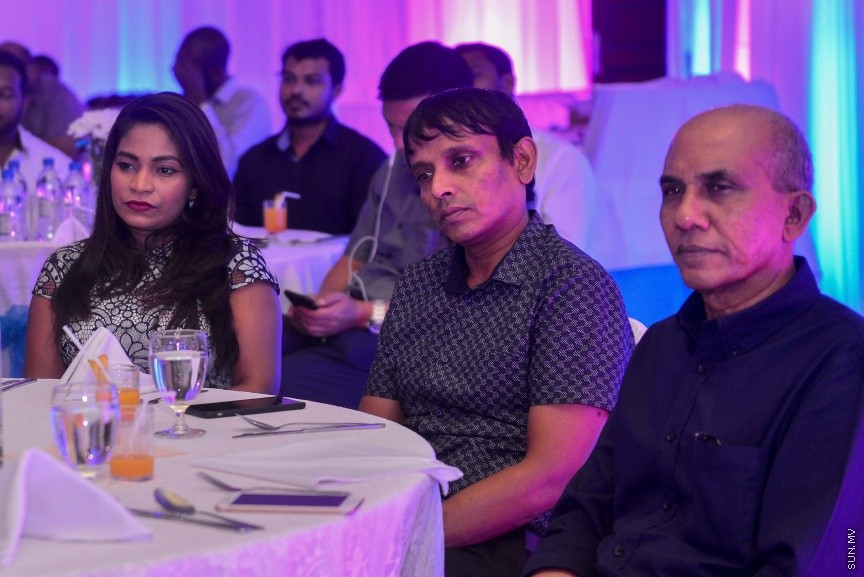 07 ޑިސެމްބަރ 2016: ސިވިލް އޭވިއޭޝަން ދުވަހުގެ މުނާސަބަތުގަިއ ބޭއްވި ހަފްލާގެ ތެރެއިން---ސަން ފޮޓޯ// މުހައްމަދު އަފްރާހް