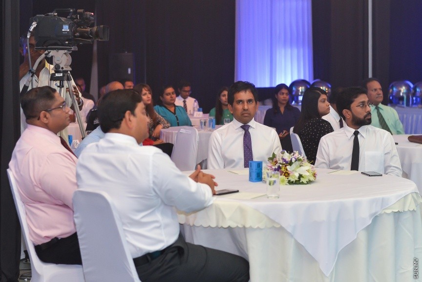 ރާއްޖޭގެ ގާނޫނުތަކުގެ ފޮތްބައި އިފްތިތާހްކުރުމާއި ނޭޝަނަލް ހިއުމަން ރައިޓްސް ފްރޭމްވާކް ނެރުމަށް ދަރުބާރުގޭގައި ބޭއްވި ރަސްމިއްޔާތުގެ ތެރެއިން---ސަން ފޮޓޯ