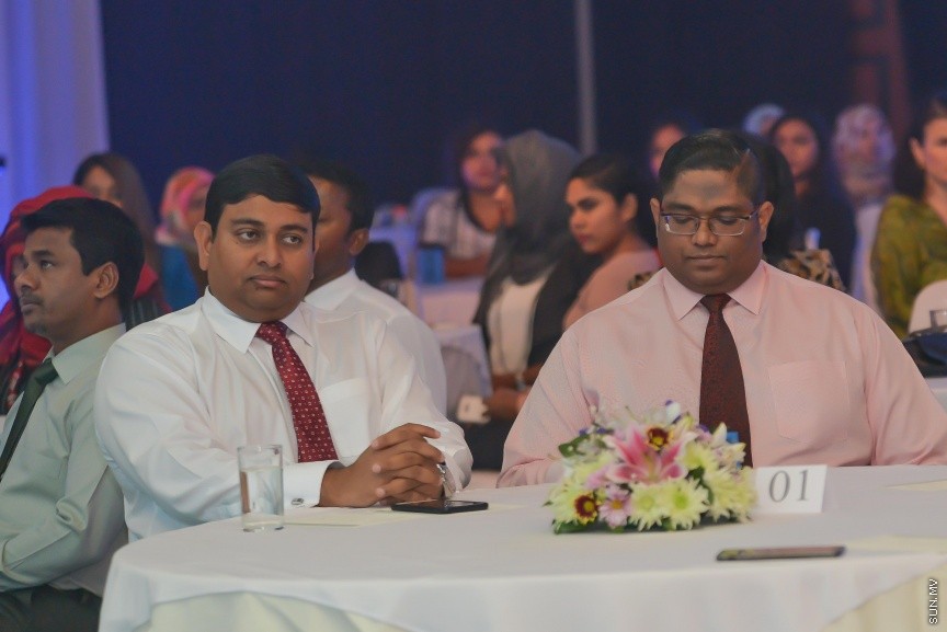 ރާއްޖޭގެ ގާނޫނުތަކުގެ ފޮތްބައި އިފްތިތާހްކުރުމާއި ނޭޝަނަލް ހިއުމަން ރައިޓްސް ފްރޭމްވާކް ނެރުމަށް ދަރުބާރުގޭގައި ބޭއްވި ރަސްމިއްޔާތުގެ ތެރެއިން---ސަން ފޮޓޯ