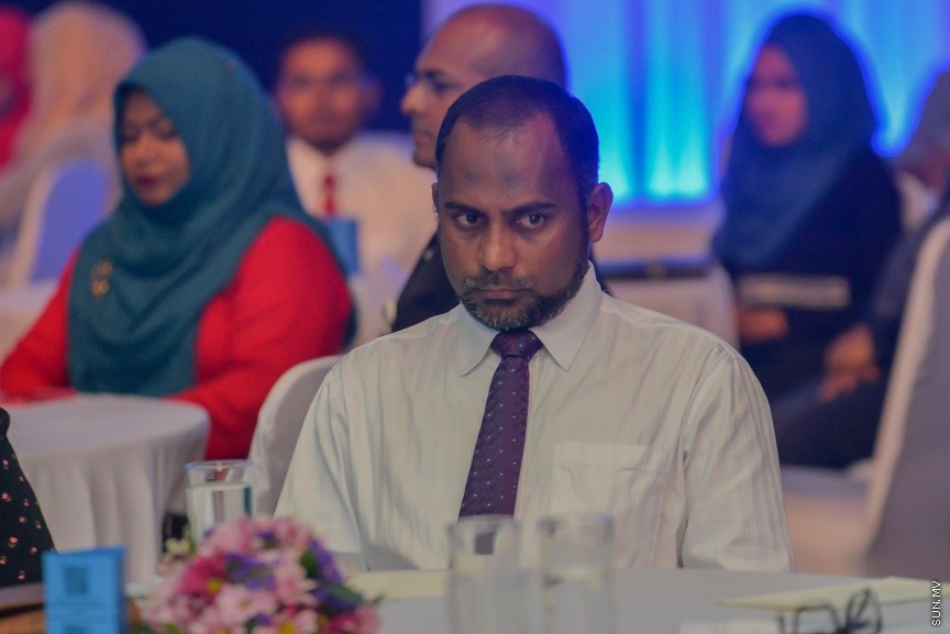 ރާއްޖޭގެ ގާނޫނުތަކުގެ ފޮތްބައި އިފްތިތާހްކުރުމާއި ނޭޝަނަލް ހިއުމަން ރައިޓްސް ފްރޭމްވާކް ނެރުމަށް ދަރުބާރުގޭގައި ބޭއްވި ރަސްމިއްޔާތުގެ ތެރެއިން---ސަން ފޮޓޯ