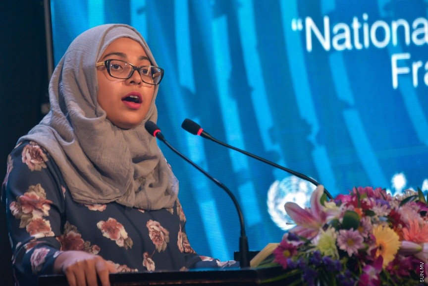 ރާއްޖޭގެ ގާނޫނުތަކުގެ ފޮތްބައި އިފްތިތާހްކުރުމާއި ނޭޝަނަލް ހިއުމަން ރައިޓްސް ފްރޭމްވާކް ނެރުމަށް ދަރުބާރުގޭގައި ބޭއްވި ރަސްމިއްޔާތުގެ ތެރެއިން---ސަން ފޮޓޯ