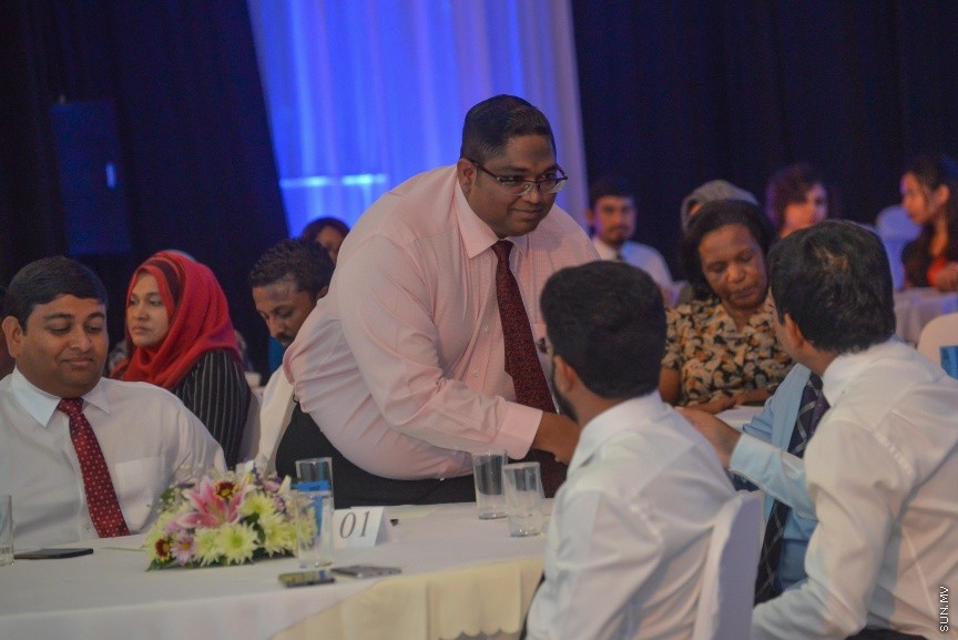 ރާއްޖޭގެ ގާނޫނުތަކުގެ ފޮތްބައި އިފްތިތާހްކުރުމާއި ނޭޝަނަލް ހިއުމަން ރައިޓްސް ފްރޭމްވާކް ނެރުމަށް ދަރުބާރުގޭގައި ބޭއްވި ރަސްމިއްޔާތުގެ ތެރެއިން---ސަން ފޮޓޯ