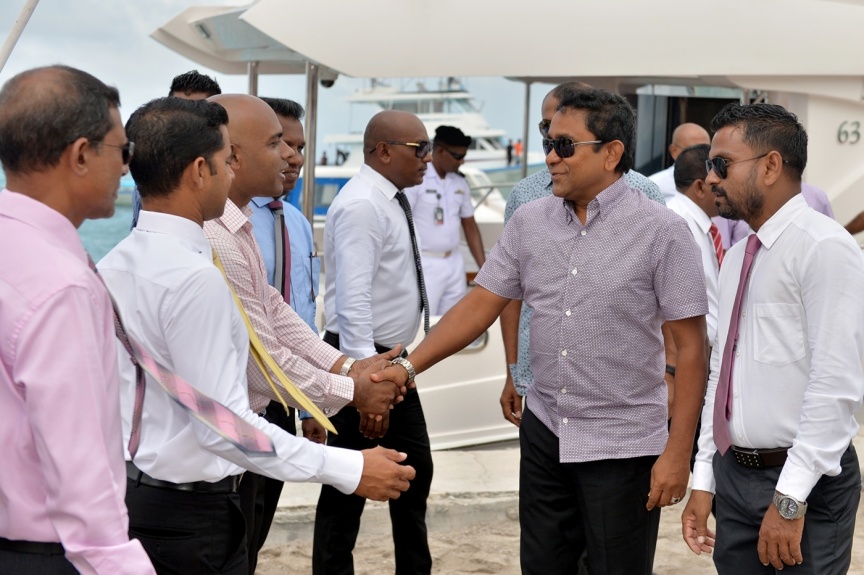 ރައީސް ޔާމީން ގއ. އަތޮޅުގެ ދެ ރަށަކަށް ކުރެއްވި ދަތުރުގެ ތެރެއިން ގއ.ވިލިނގިއްޔަށް ވަޑައިގަތުން--ފޮޓޯ/ރައީސް އޮފީސް