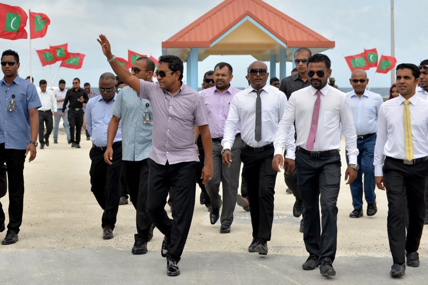 ރައީސް ޔާމީން ގއ. އަތޮޅުގެ ދެ ރަށަކަށް ކުރެއްވި ދަތުރުގެ ތެރެއިން ގއ.ވިލިނގިއްޔަށް ވަޑައިގަތުން--ފޮޓޯ/ރައީސް އޮފީސް