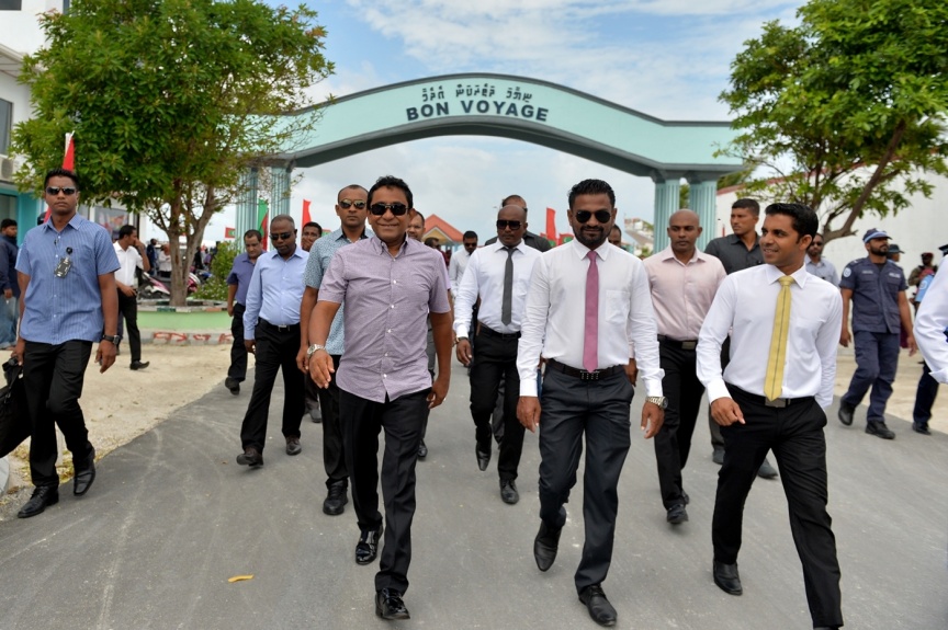 ރައީސް ޔާމީން ގއ. އަތޮޅުގެ ދެ ރަށަކަށް ކުރެއްވި ދަތުރުގެ ތެރެއިން ގއ.ވިލިނގިއްޔަށް ވަޑައިގަތުން--ފޮޓޯ/ރައީސް އޮފީސް