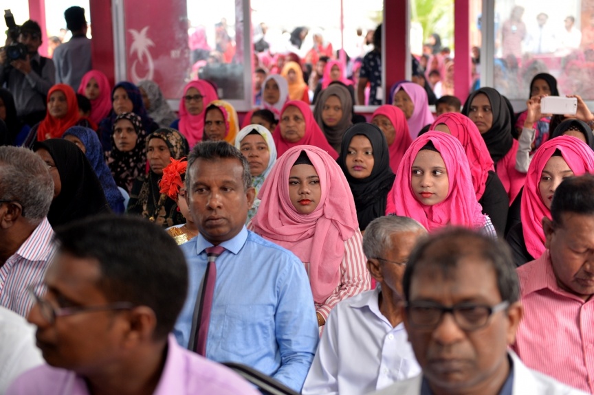 ރައީސް ޔާމީން ގއ. އަތޮޅުގެ ދެ ރަށަކަށް ކުރެއްވި ދަތުރުގެ ތެރެއިން ގއ.ވިލިނގިއްޔަށް ވަޑައިގަތުން--ފޮޓޯ/ރައީސް އޮފީސް