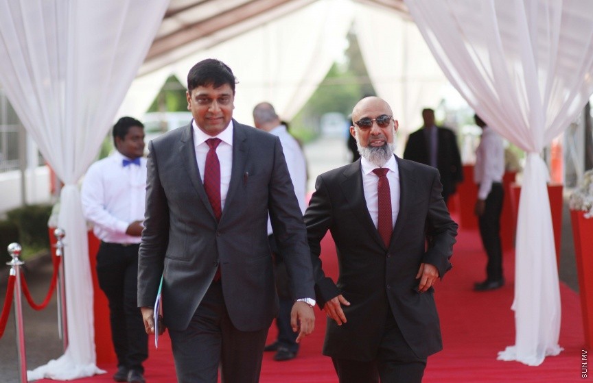 ޑިސެމްބަރ 15، 2016: އުރީދޫގެ ނެޓްވޯކް އިތުރަށް ވަރުގަދަކޮށް، ޑިޖިޓަލް ގައުމަކަށް ރާއްޖެ ބަދަލުކުރުމުގައި އުރީދޫން ދެމުންގެންދާ އެއްބާރުލުމުގެ ތެރެއިން އެ ކުންފުނީގެ ނޭޝަންވައިޑް ސަބްމެރިން ކޭބަލް އިފްތިތާހުކުރުމަށް ހުޅުމާލޭގައި ބޭއްވި ހަފްލާ ގެ ތެރެއިން -- ސަން ފޮޓޯ/ އަހުމަދު ޝަރުވާން