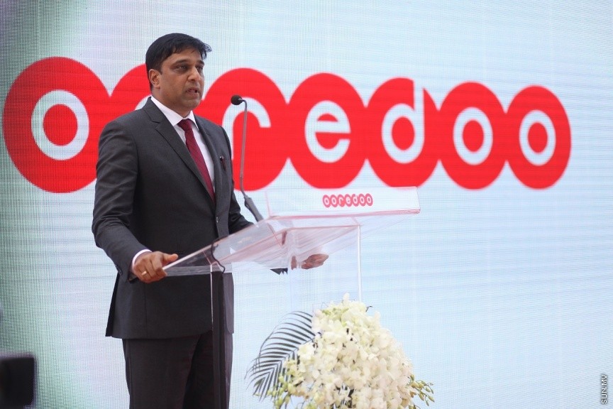 ޑިސެމްބަރ 15، 2016: އުރީދޫގެ ނެޓްވޯކް އިތުރަށް ވަރުގަދަކޮށް، ޑިޖިޓަލް ގައުމަކަށް ރާއްޖެ ބަދަލުކުރުމުގައި އުރީދޫން ދެމުންގެންދާ އެއްބާރުލުމުގެ ތެރެއިން އެ ކުންފުނީގެ ނޭޝަންވައިޑް ސަބްމެރިން ކޭބަލް އިފްތިތާހުކުރުމަށް ހުޅުމާލޭގައި ބޭއްވި ހަފްލާ ގެ ތެރެއިން -- ސަން ފޮޓޯ/ އަހުމަދު ޝަރުވާން