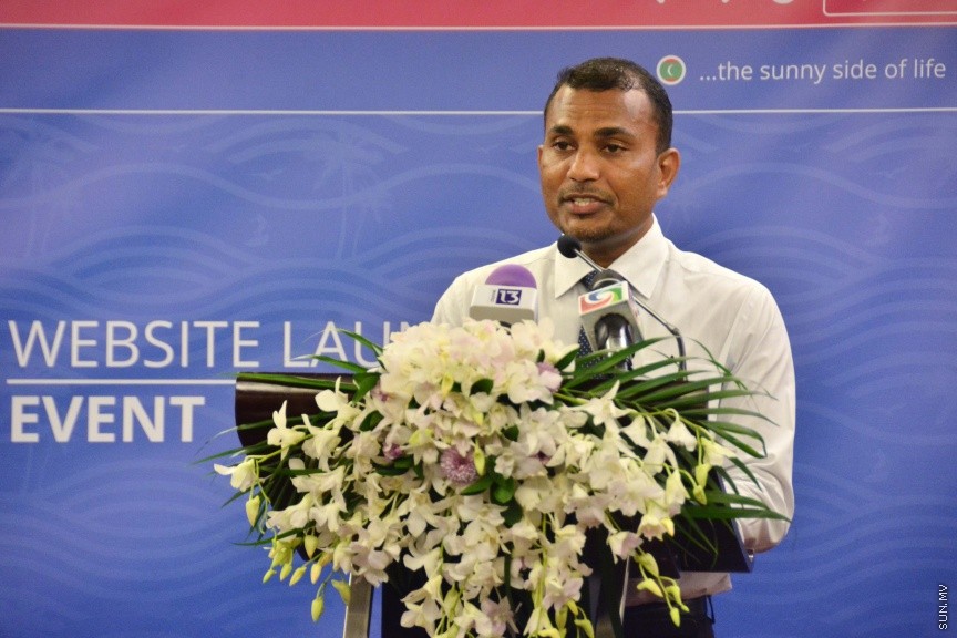 ޑިސެމްބަރ 20، 2016: ރާއްޖެ ޕްރޮމޯޓް ކުރުމަށް އެމްއެމްޕީއާރުސީއިން ހިންގަމުން އަންނަ ކެމްޕެއިނުގެ ދަށުން، 15 ގައުމެއްގެ ބަހުރުވަ ހިމެނޭގޮތަށް ވިޒިޓް މޯލްޑިވްސްގެ ވެބްސައިޓް އިފްތިތާހުކުރުން -- ސަން ފޮޓޯ/ ފަޔާޒު މޫސާ