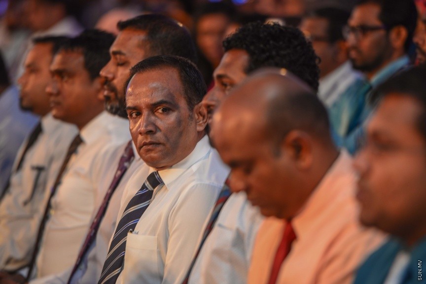  25 ޑިސެމްބަރ 2016: ނުކުޅެދުންތެރިކަން ހުންނަ 100 މީހަކަށް ފެނަކަ ކޯޕަރޭޝަންގެ ފަރާތުން ވަޒީފާ ހަމަޖައްސަވައި ދެއްވުމަށް މިއަދު ދަރުބާރުގޭގައި ބޭއްވި ރަސްމިއްޔާތުގެ ތެރެއިން--ސަން ފޮޓޯ/ މުހައްމަދު އަފްރާހް