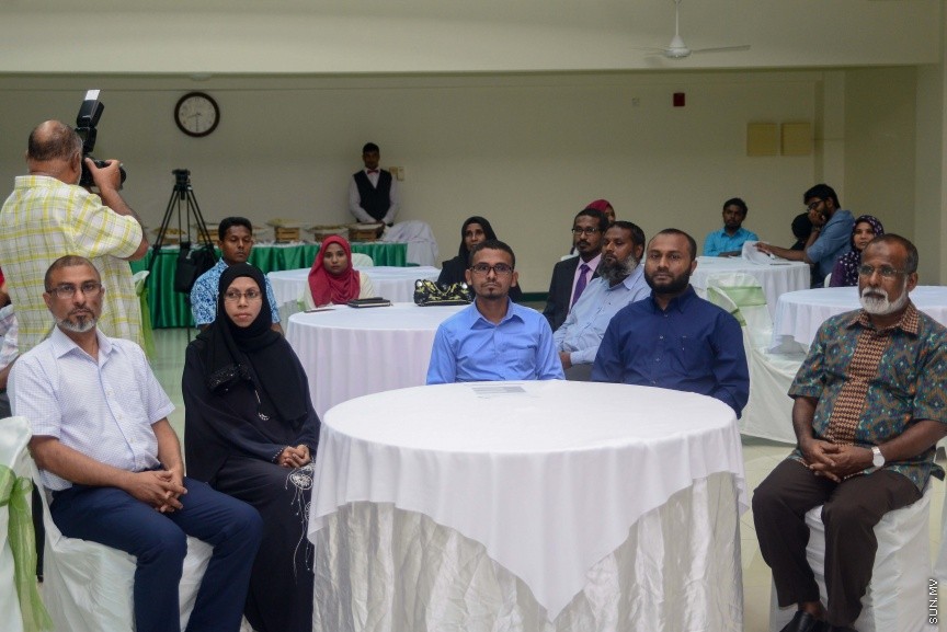 ޖެނުއަރީ 3، 2016: އިސްލާމީ ޔުނިވާސިޓީގެ ފަޜާތުން ސްކޮލަޝިޕް އެވޯޑް ކުރުމަށް މިރޭ ބޭއްވި ރަސްމިއްޔާތުގެ ތެރެއިން---ސަން ފޮޓޯ/ މުހައްމަދު އަފްރާހް