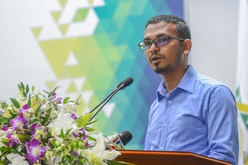 ޖެނުއަރީ 3، 2016: އިސްލާމީ ޔުނިވާސިޓީގެ ފަޜާތުން ސްކޮލަޝިޕް އެވޯޑް ކުރުމަށް މިރޭ ބޭއްވި ރަސްމިއްޔާތުގެ ތެރެއިން---ސަން ފޮޓޯ/ މުހައްމަދު އަފްރާހް