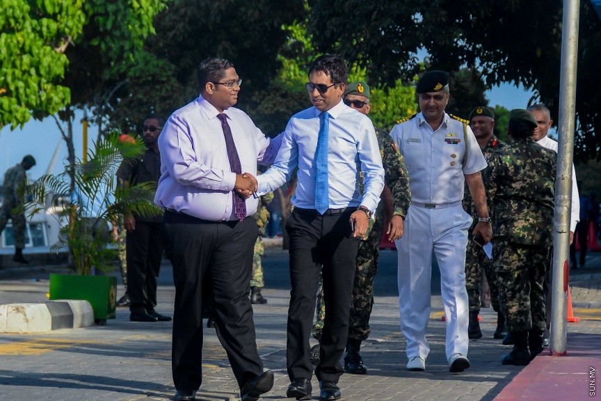 12 ޖެނުއަރީ 2017: އެމްއެންޑީއެފްގެ ކޯސްޓްގާޑަށް އަލަށް ގެނައި ވަޒަން ނާރާ، ފާސްޓް އިންޓަސެޕްޝަން ކްރާފްޓް (އެފްއައިސީ) ހަ އުޅަނދު ހިދުމަތަށް ނެރުމަށް ބޭއްވި ރަސްމިޔާތުގެ ތެރެއިން---ސަން ފޮޓޯ/ މުހައްމަދު އަފްރާހް