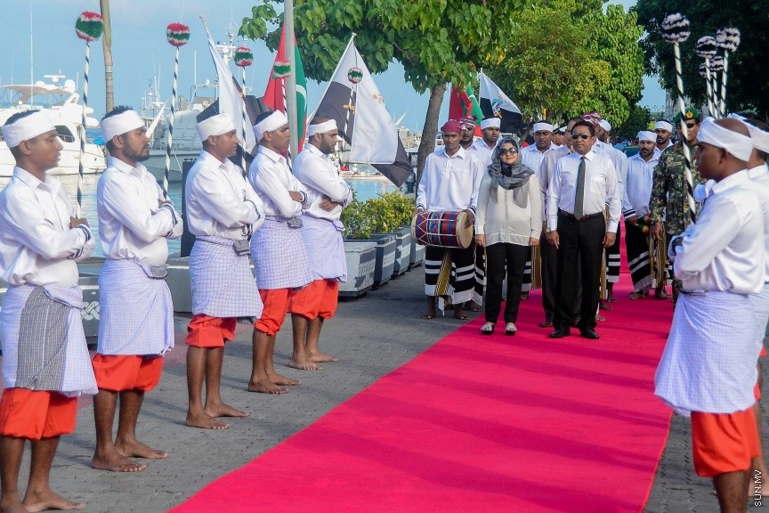 12 ޖެނުއަރީ 2017: އެމްއެންޑީއެފްގެ ކޯސްޓްގާޑަށް އަލަށް ގެނައި ވަޒަން ނާރާ، ފާސްޓް އިންޓަސެޕްޝަން ކްރާފްޓް (އެފްއައިސީ) ހަ އުޅަނދު ހިދުމަތަށް ނެރުމަށް ބޭއްވި ރަސްމިޔާތުގެ ތެރެއިން---ސަން ފޮޓޯ/ މުހައްމަދު އަފްރާހް
