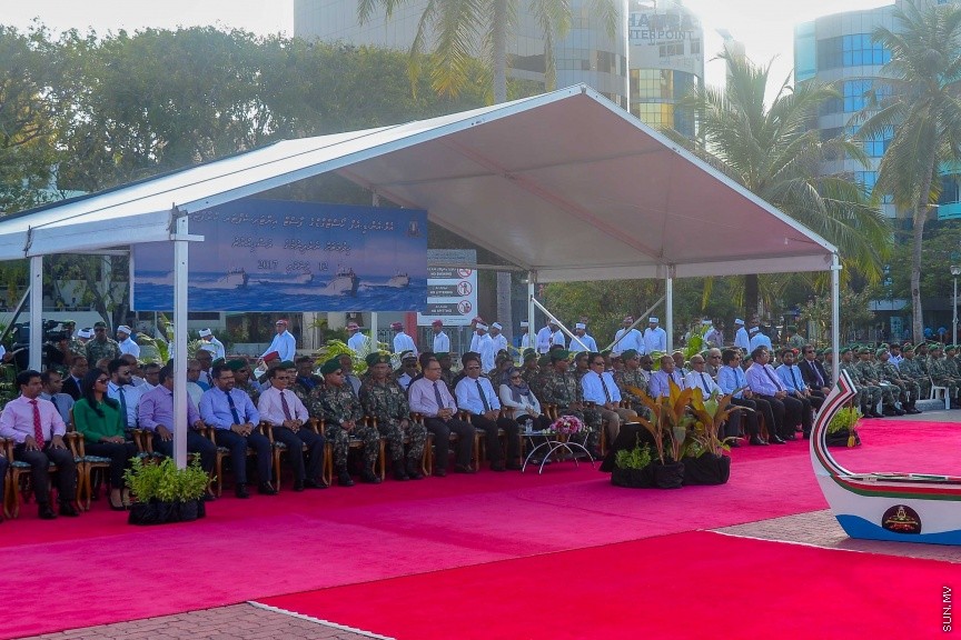 12 ޖެނުއަރީ 2017: އެމްއެންޑީއެފްގެ ކޯސްޓްގާޑަށް އަލަށް ގެނައި ވަޒަން ނާރާ، ފާސްޓް އިންޓަސެޕްޝަން ކްރާފްޓް (އެފްއައިސީ) ހަ އުޅަނދު ހިދުމަތަށް ނެރުމަށް ބޭއްވި ރަސްމިޔާތުގެ ތެރެއިން---ސަން ފޮޓޯ/ މުހައްމަދު އަފްރާހް