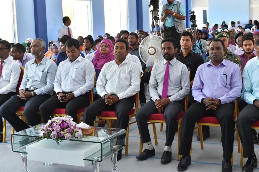 ޖެނުއަރީ 23، 2017: މ. ދިއްގަރުގެ ފެނުގެ ނިޒާމު އިފްތިތާހު ކުރުމަށް މ. ދިއްގަރުގައި ބޭއްވި ރަސްމިއްޔާތުގެ ތެރެއިން --- ފޮޓޯ/ ރައީސް އޮފީސް