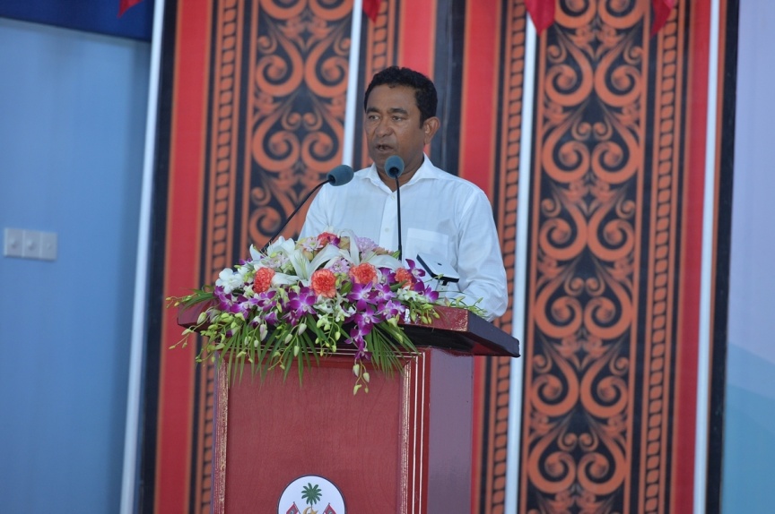 ޖެނުއަރީ 23، 2017: މ. ދިއްގަރުގެ ފެނުގެ ނިޒާމު އިފްތިތާހު ކުރުމަށް މ. ދިއްގަރުގައި ބޭއްވި ރަސްމިއްޔާތުގެ ތެރެއިން --- ފޮޓޯ/ ރައީސް އޮފީސް