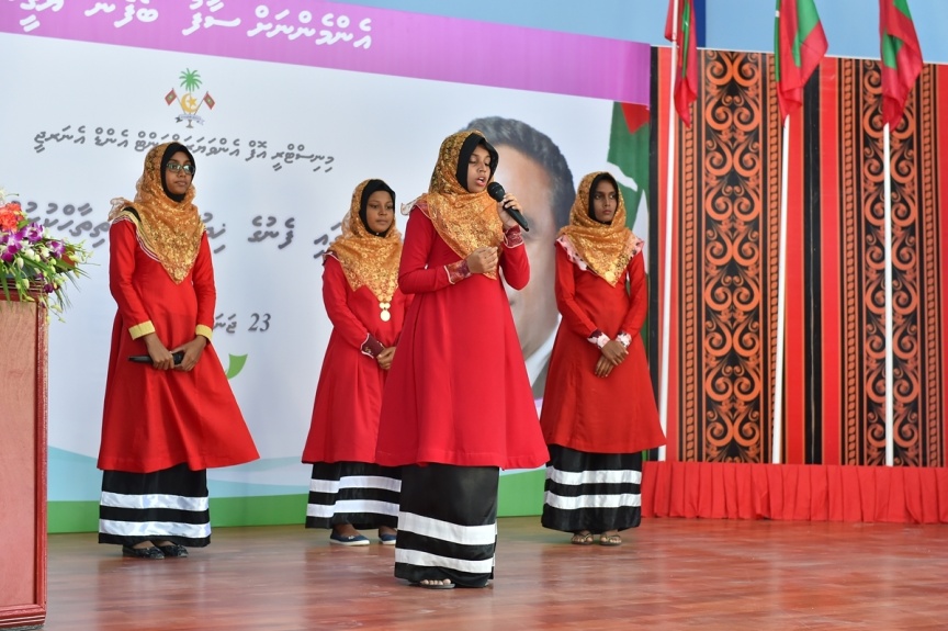 ޖެނުއަރީ 23، 2017: މ. ދިއްގަރުގެ ފެނުގެ ނިޒާމު އިފްތިތާހު ކުރުމަށް މ. ދިއްގަރުގައި ބޭއްވި ރަސްމިއްޔާތުގެ ތެރެއިން --- ފޮޓޯ/ ރައީސް އޮފީސް