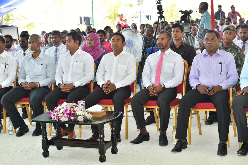ޖެނުއަރީ 23، 2017: މ. މުލަކުގައި ފެނުގެ ނިޒާމު އިފްތިތާހު ކުރުމަށް ބޭއްވި ރަސްމިއްޔާތުގެ ތެރެއިން --- ފޮޓޯ/ ރައީސް އޮފީސް