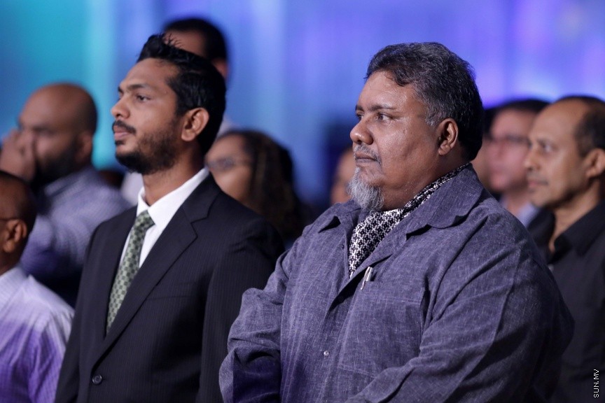 ޖެނުއަރީ 26، 2017: އިންޑިއާގެ 68 ވަނަ ޖުމްހޫރީ ދުވަސް ފާހަގަކުރުމަށް ދަރުބާރުގޭގައި ބޭއްވި ރަސްމިއްޔާތުގެ ތެރެއިން: މި ރަސްމިއްޔާތުގައި ދިވެހި ސަރުކާރުގެ އިސްވެރިންނާއި، ރާއްޖޭގައި އުޅޭ އިންޑިއާގެ ރައްޔިތުން ބައިވެރިވި -- ސަން ފޮޓޯ/ ފަޔާޒު މޫސާ