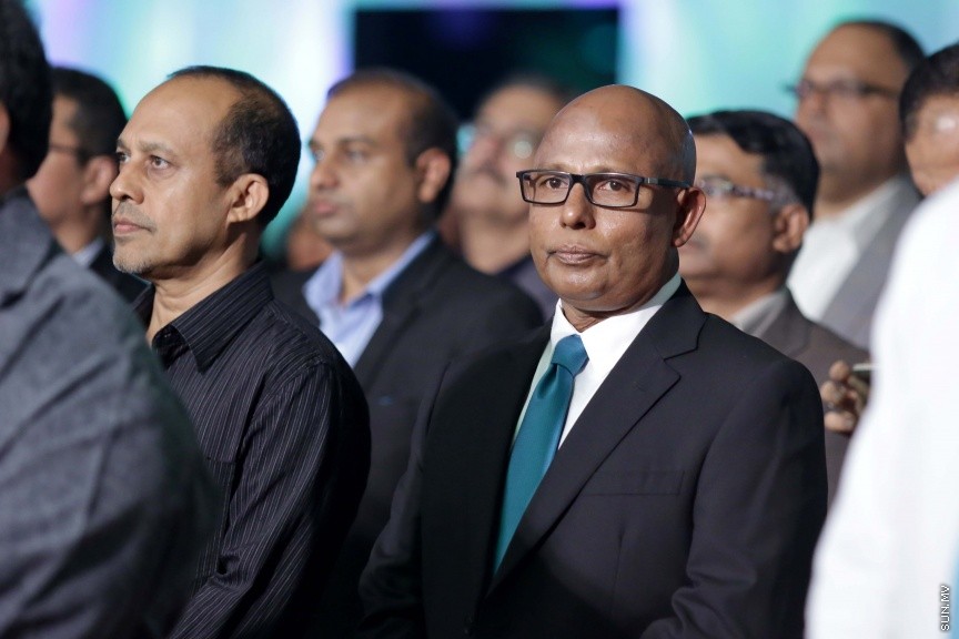ޖެނުއަރީ 26، 2017: އިންޑިއާގެ 68 ވަނަ ޖުމްހޫރީ ދުވަސް ފާހަގަކުރުމަށް ދަރުބާރުގޭގައި ބޭއްވި ރަސްމިއްޔާތުގެ ތެރެއިން: މި ރަސްމިއްޔާތުގައި ދިވެހި ސަރުކާރުގެ އިސްވެރިންނާއި، ރާއްޖޭގައި އުޅޭ އިންޑިއާގެ ރައްޔިތުން ބައިވެރިވި -- ސަން ފޮޓޯ/ ފަޔާޒު މޫސާ