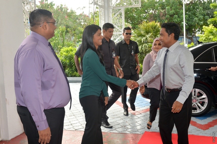 30 ޖެނުވަރީ: ނުކުޅެދުންތެރިކަން ހުންނަ 157 މީހަކަށް ސަރުކާރުގެ 18 ކުންފުންޏަކުން ވަޒީފާ ހަމަޖެއްސުމަށް މިއަދު ދަރުބާރުގޭގައި ބޭއްވި ރަސްމިއްޔާތުގެ ތެރެއިން---ފޮޓޯ/ ރައީސް އޮފީސް