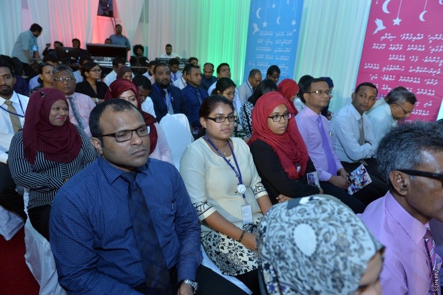 30 ޖެނުވަރީ: ނުކުޅެދުންތެރިކަން ހުންނަ 157 މީހަކަށް ސަރުކާރުގެ 18 ކުންފުންޏަކުން ވަޒީފާ ހަމަޖެއްސުމަށް މިއަދު ދަރުބާރުގޭގައި ބޭއްވި ރަސްމިއްޔާތުގެ ތެރެއިން---ފޮޓޯ/ ރައީސް އޮފީސް