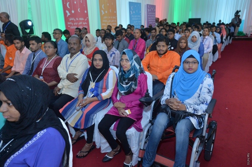 30 ޖެނުވަރީ: ނުކުޅެދުންތެރިކަން ހުންނަ 157 މީހަކަށް ސަރުކާރުގެ 18 ކުންފުންޏަކުން ވަޒީފާ ހަމަޖެއްސުމަށް މިއަދު ދަރުބާރުގޭގައި ބޭއްވި ރަސްމިއްޔާތުގެ ތެރެއިން---ފޮޓޯ/ ރައީސް އޮފީސް