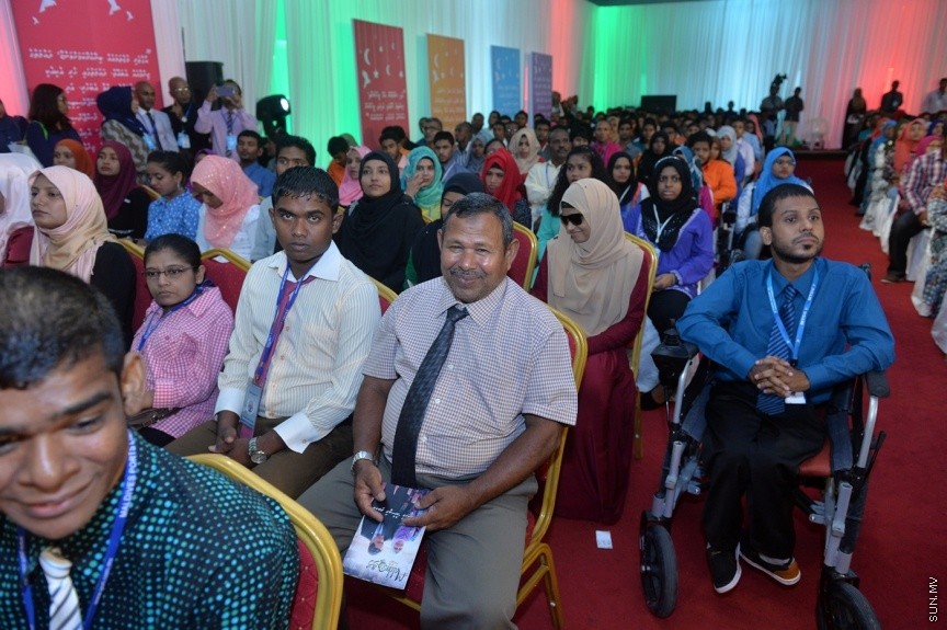 30 ޖެނުވަރީ: ނުކުޅެދުންތެރިކަން ހުންނަ 157 މީހަކަށް ސަރުކާރުގެ 18 ކުންފުންޏަކުން ވަޒީފާ ހަމަޖެއްސުމަށް މިއަދު ދަރުބާރުގޭގައި ބޭއްވި ރަސްމިއްޔާތުގެ ތެރެއިން---ފޮޓޯ/ ރައީސް އޮފީސް