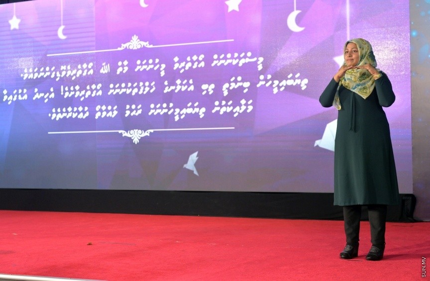 30 ޖެނުވަރީ: ނުކުޅެދުންތެރިކަން ހުންނަ 157 މީހަކަށް ސަރުކާރުގެ 18 ކުންފުންޏަކުން ވަޒީފާ ހަމަޖެއްސުމަށް މިއަދު ދަރުބާރުގޭގައި ބޭއްވި ރަސްމިއްޔާތުގެ ތެރެއިން---ފޮޓޯ/ ރައީސް އޮފީސް
